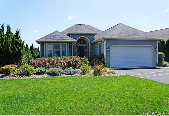 1st image of 274 Lakeside Dr