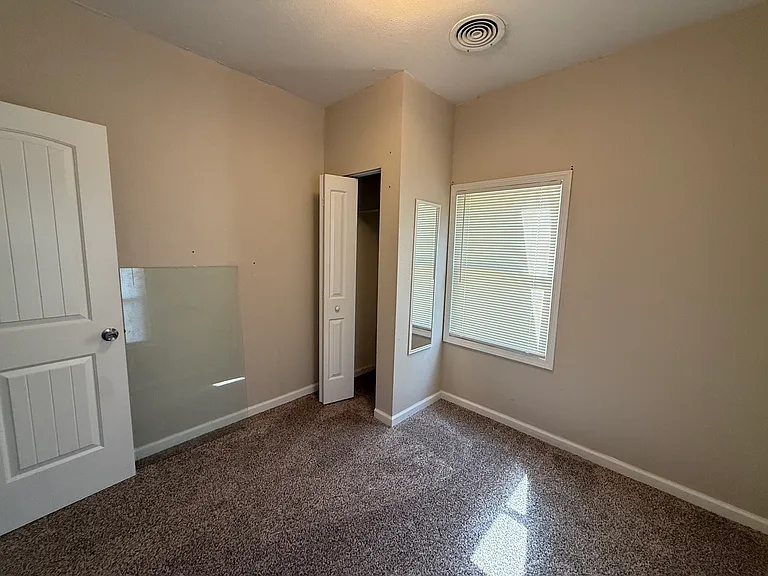 1826 N Jackson Ave — Photo 6