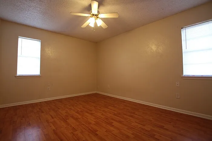 213 Cooper St #20 — Photo 8