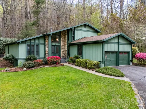 9 Chippewa Ln, Hendersonville, NC 28791