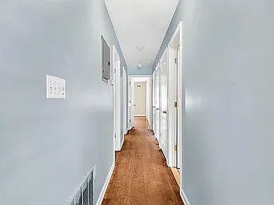3 bed, 1280 sqft, $2,500 — Photo 2