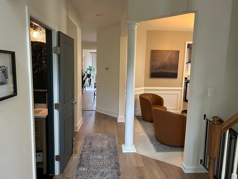 1017 Wright Ct — Photo 3