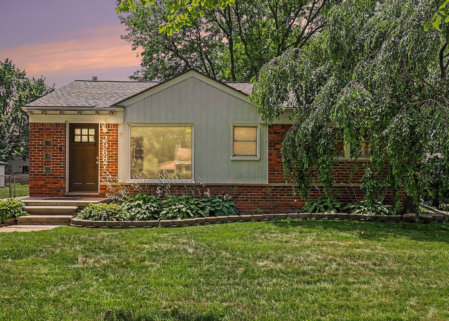 29687 Westfield St, photo 1