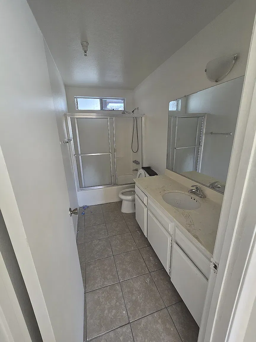 2 bed, 900 sqft, $2,500 — Photo 3