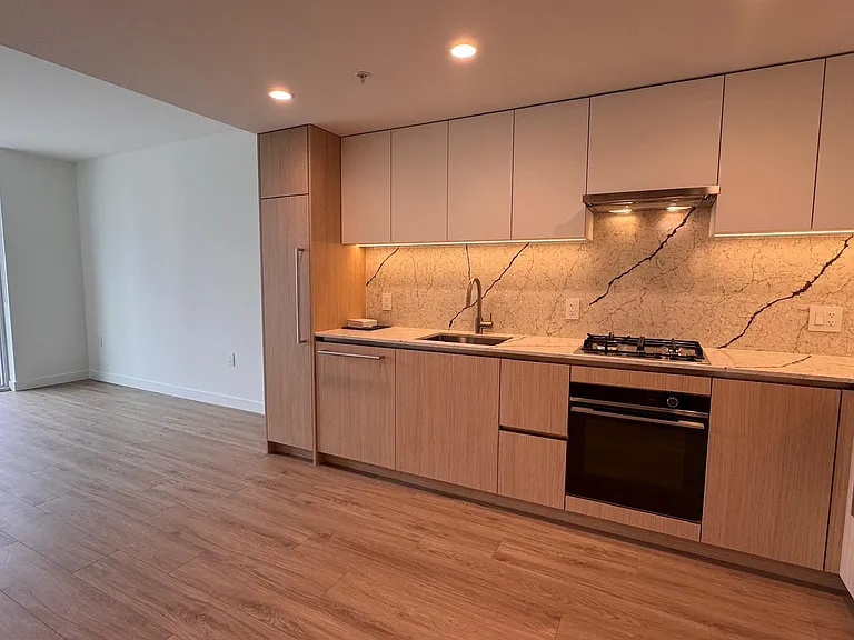 2135 Springer Ave #16XX — Photo 2