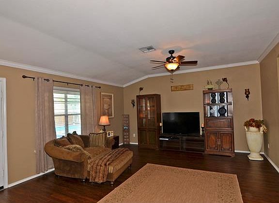 3rd image of 704 Lafayette Square Dr