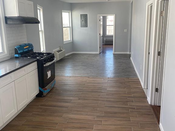3rd image of 76 Winthrop St Floor 2