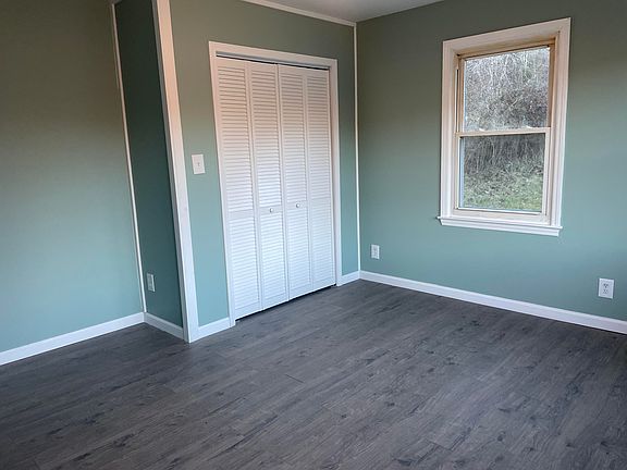 3rd image of 100 Railroad Ave