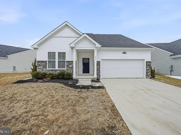 676 Mayfield Falls Dr, Newark, DE 19702