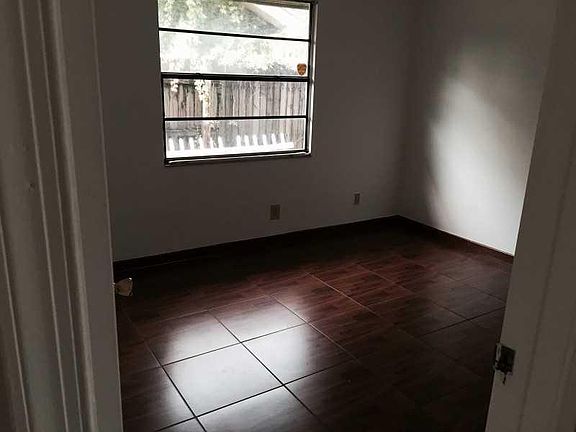 5th image of 1226 SW 75th Ave