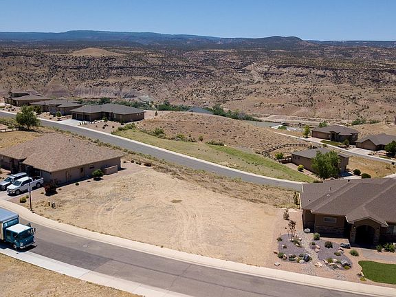 2nd image of 2671 Lookout Ln
