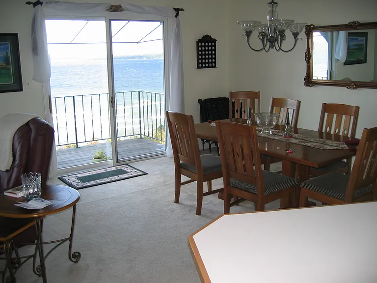 Dining room table & 6 chairs