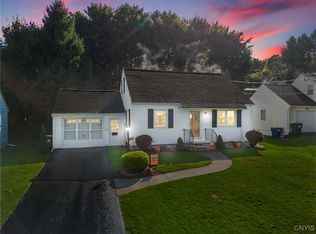924 Beverly Dr, Syracuse, NY 13219