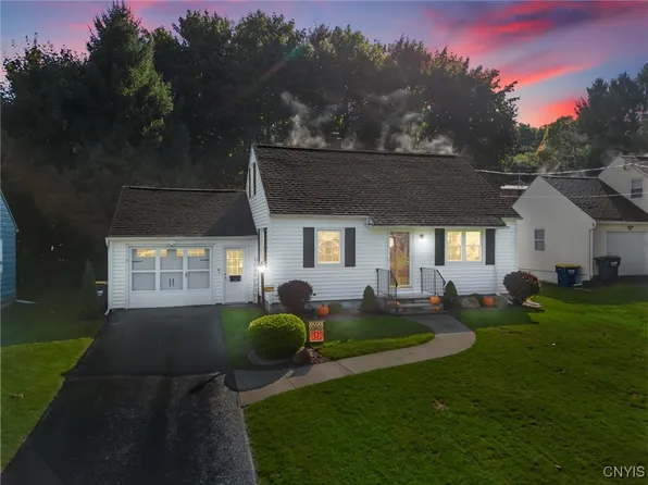 924 Beverly Dr, Syracuse, NY 13219