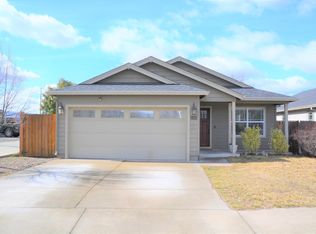 7425 Division Rd, White City, OR 97503