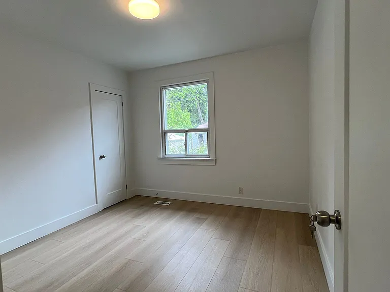 979 Danforth Rd — Photo 9