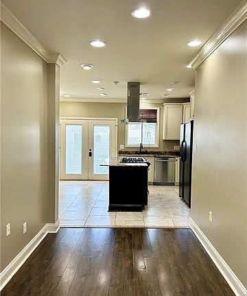 5th image of 3216 W Metairie Ave S