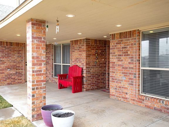 3rd image of 18050 Calle Pierce Cir
