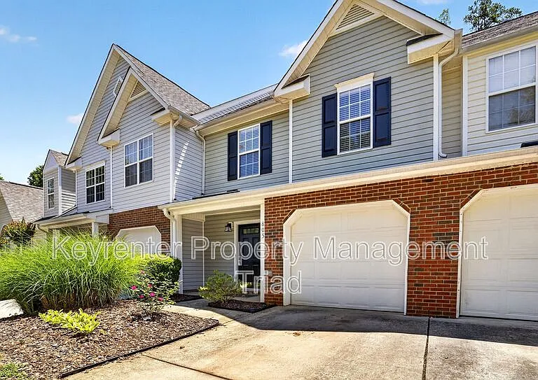 805 Creek Crossing Trl — Photo 23