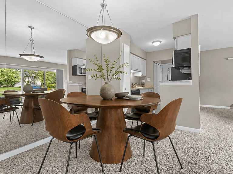 Apple Ridge Apartments - Livonia, MI — Photo 7