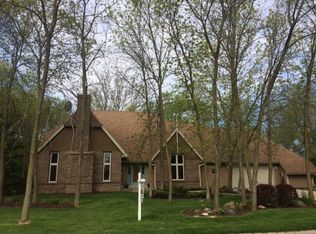 W275N2543 Heather Ln, Pewaukee, WI 53072