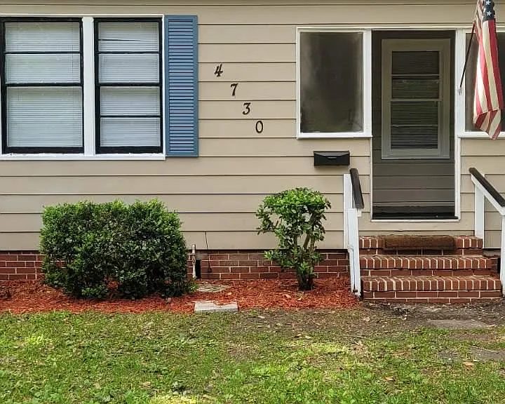 4730 Crescent St — Photo 2