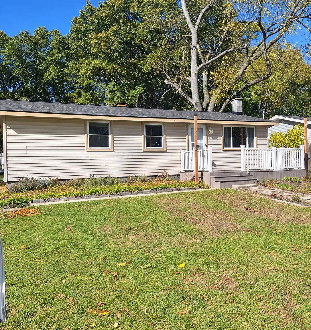 5255 Lake Grove Dr — Photo 1