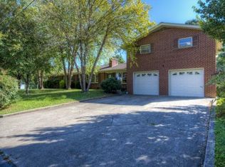 101 Green Hill Dr, Bristol, TN 37620