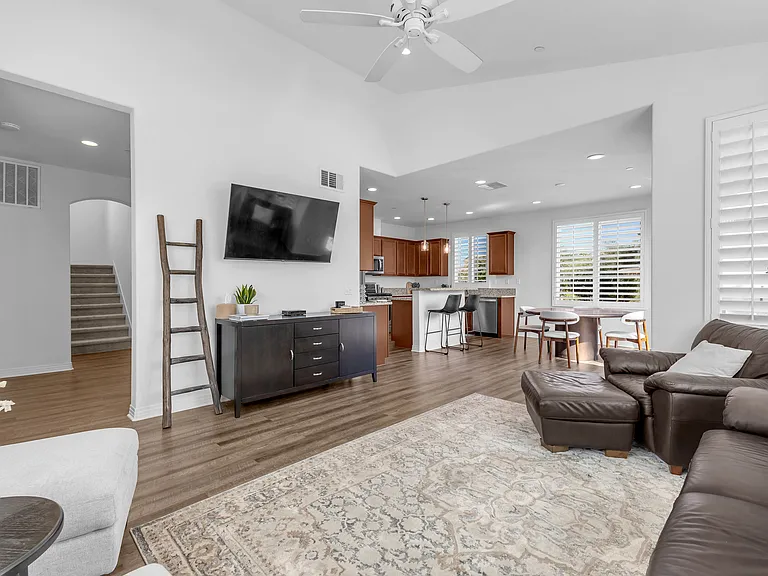 Rosewood Ln — Photo 27