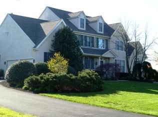 4584 Ridgetop Rd, Doylestown, PA 18902