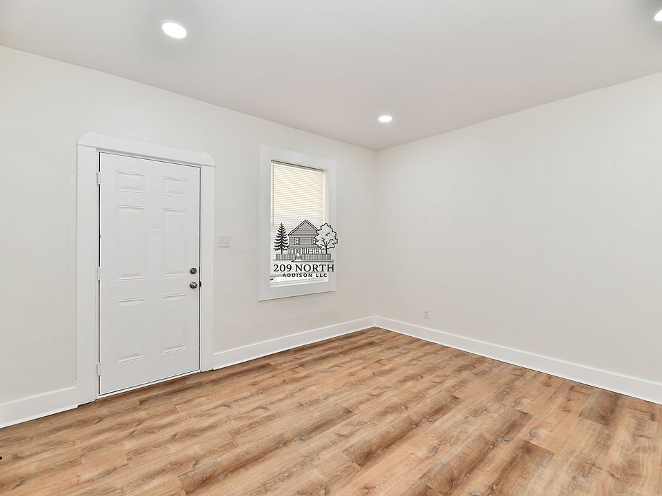 Entrance - living room