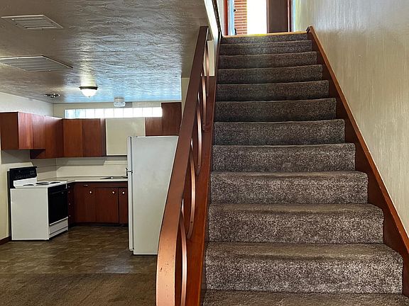 5th image of 224 N Underwood St