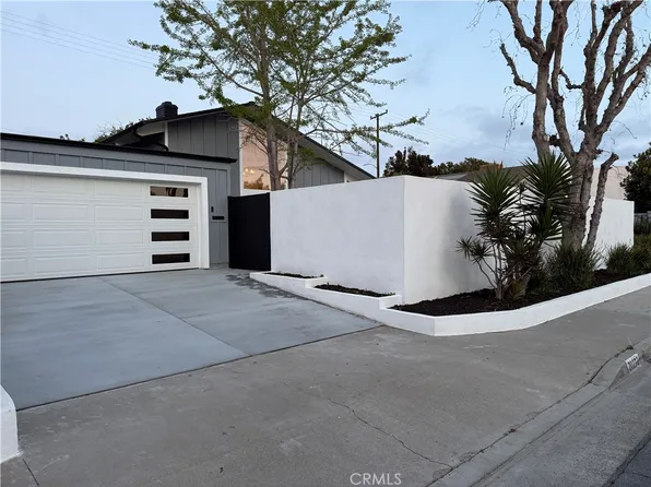 20272 Deervale Ln, Huntington Beach, CA 92646