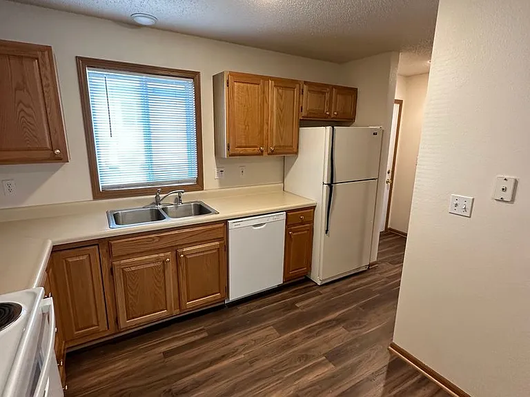 1011 Kellogg Ave — Photo 14