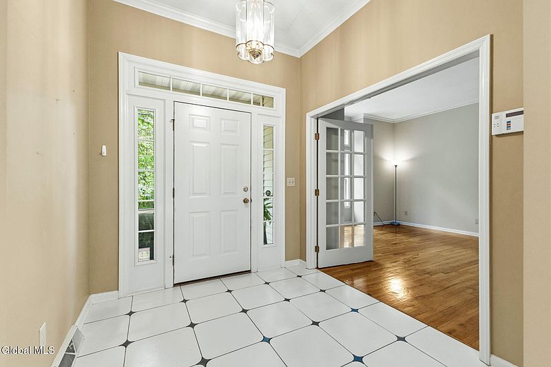 3rd image of 703 Maple Lane