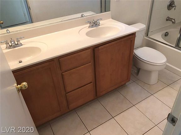 3rd image of 7586 Garden Galley St