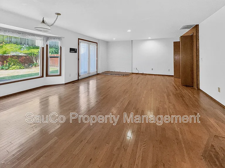 1587 NE 57th Ave — Photo 15