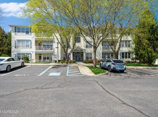 585 Saint Andrews Pl, Englishtown, NJ 07726