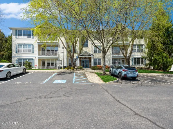 585 Saint Andrews Place, Manalapan, NJ 07726