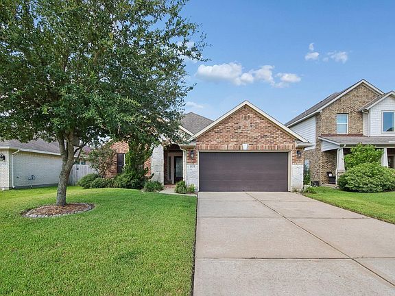 2nd image of 2124 Llerena Ln