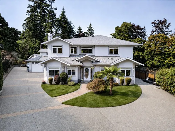 16 Edwards Estates Rd, View Royal, BC V9B 5X2