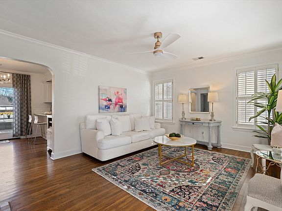 3rd image of 3614 Charleswood Ave