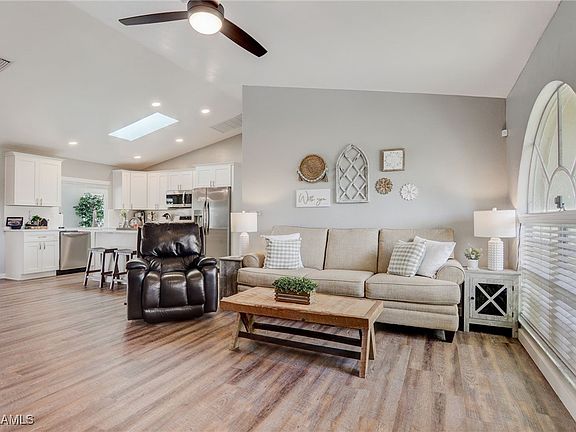 5th image of 1307 SW 40th Ter