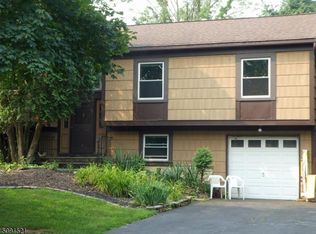 18 Domino Rd, Somerset, NJ 08873