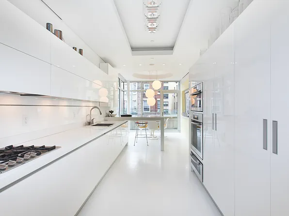 314 West 92nd Street image 6 of 12