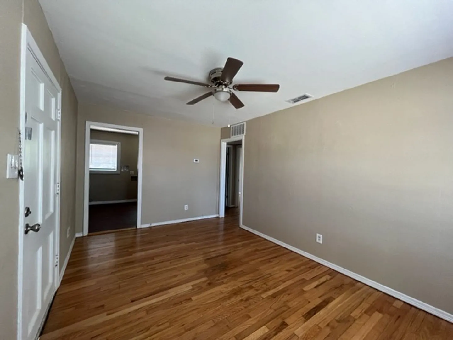 1349 Graham — Photo 3