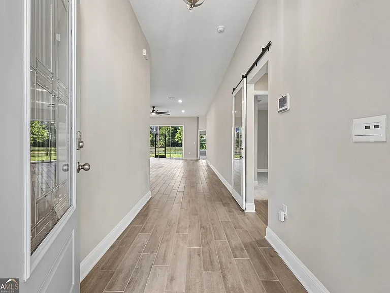 109 Angler Ln — Photo 2