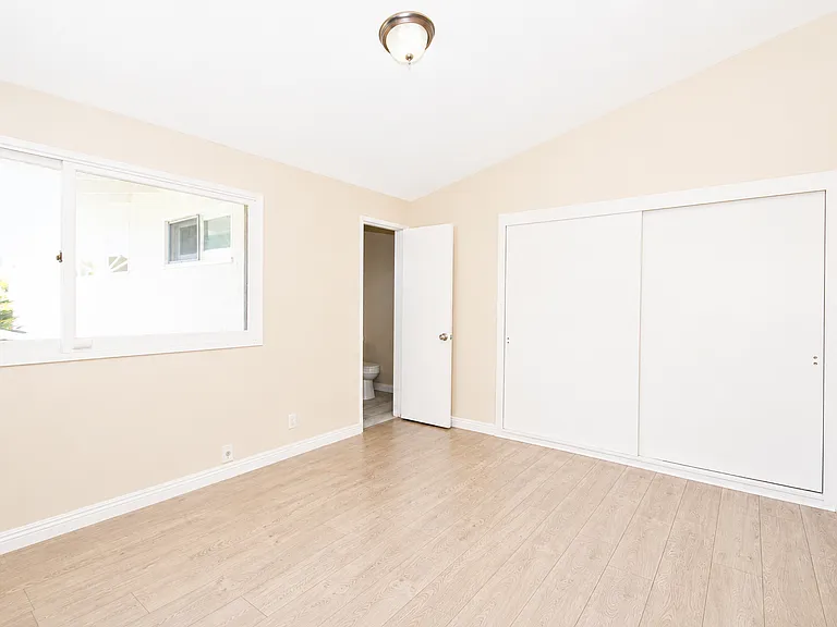 1290 Brightwood St — Photo 5