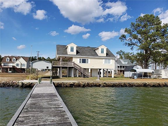 5th image of 44 Bayshore Ave