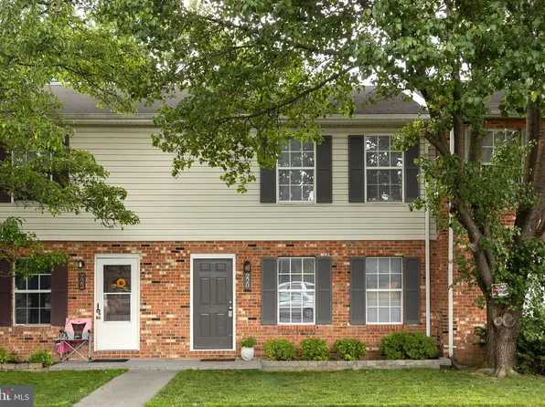 220 Nottoway Dr, Stephens City, VA 22655